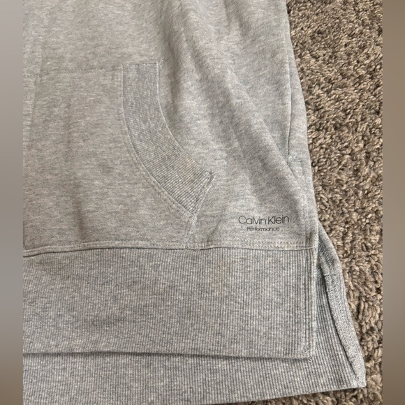 Sweatshirt - Picture 4 of 11